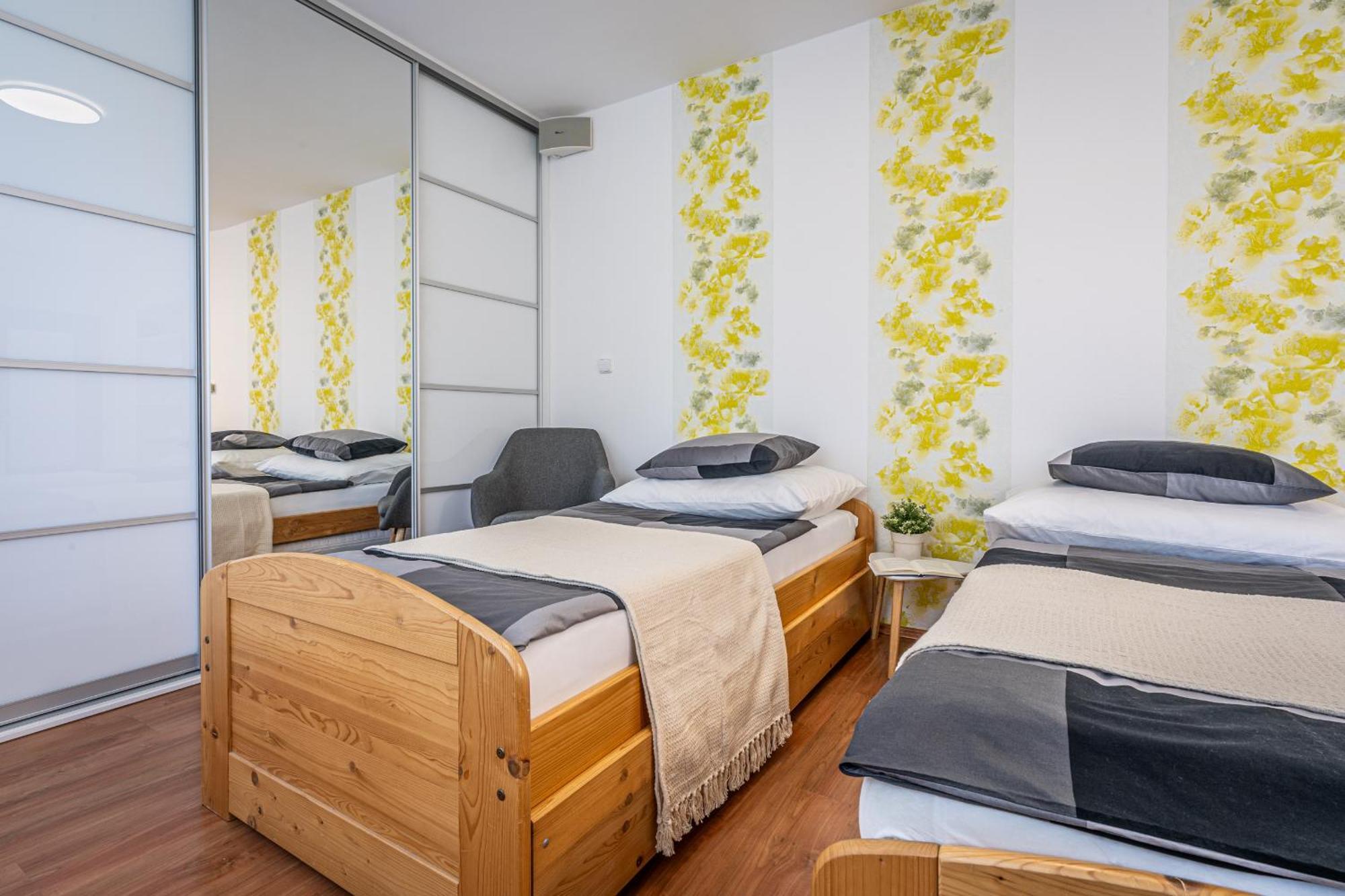 Apartment Komín Exteriér fotografie